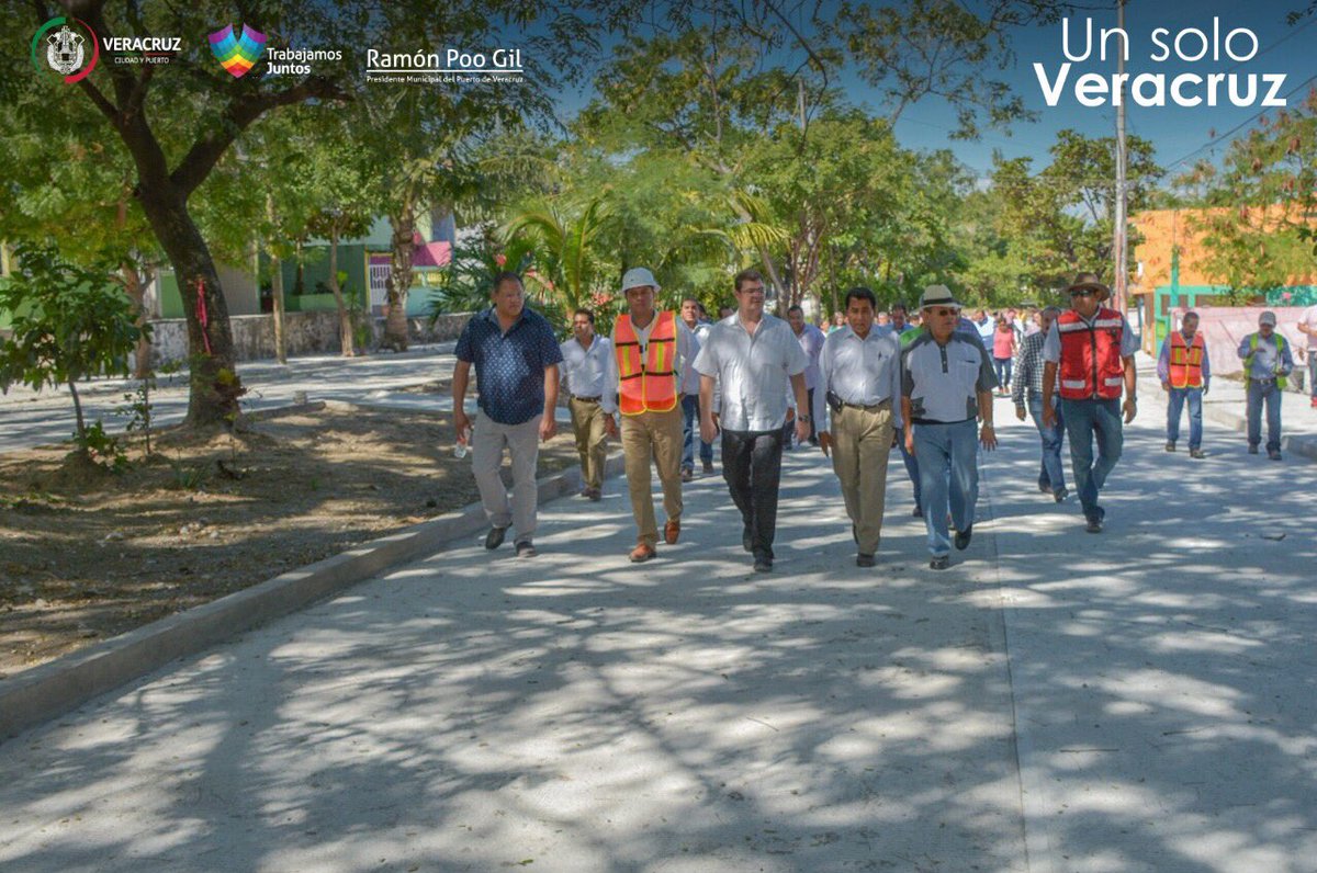 RamonPooAlcalde's tweet photo. Asistí a la supervisión de la pavimentación con concreto hidráulico en el Infonavit Buenavista donde se invirtieron 40 millones de pesos. #TrabajamosJuntos por #UnSoloVeracruz https://t.co/1ubjJzbBCM