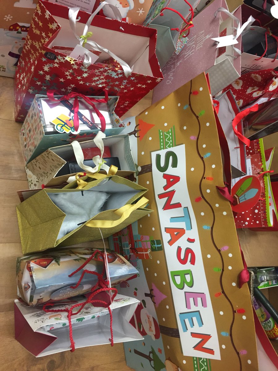 ChristmasSacks's tweet photo. @WatersideSC will have the giving tree available until 10th Dec! Keep the gifts coming!! https://t.co/0XnBedF6hR