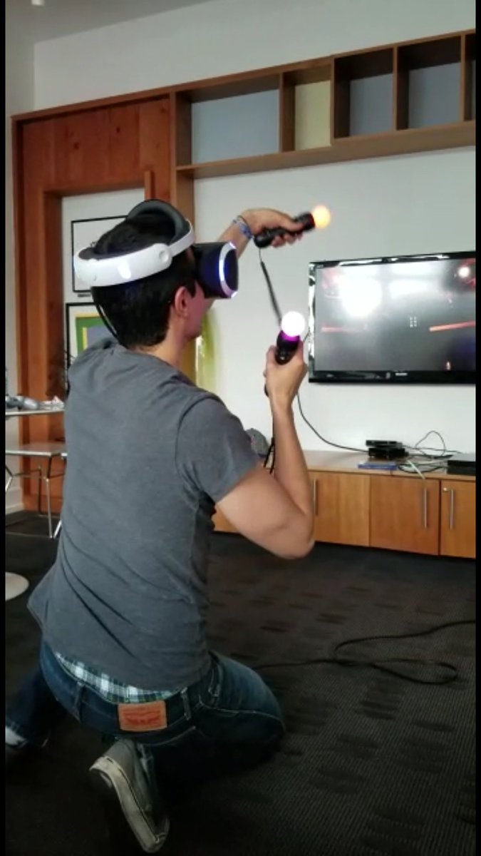 JorgeAMSandoval's tweet photo. Hey @PlayStationCA #ITriedPSVR and it had me on my knees!! #contest
PS. That tricep thou... https://t.co/DR7esr1WY1