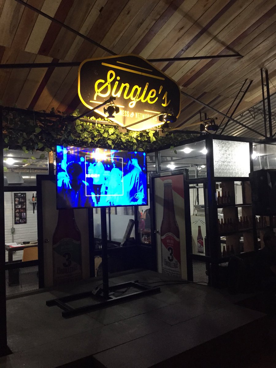 singleslatam's tweet photo. Estamos comenzando ¡No te lo pierdas! #SinglesMeeting 🔥 https://t.co/JTOVVcz5OV