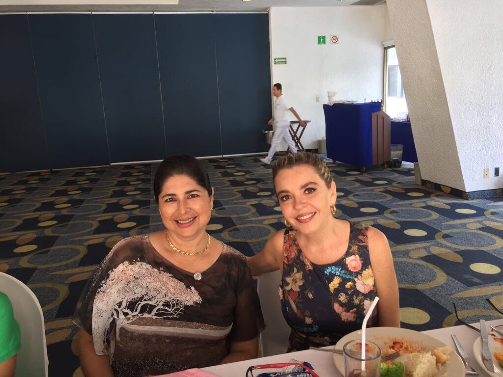 Festejamos con gusto a las cumpleañeras de Noviembre, agradecemos las facilidades a <a href="/HolidayInnACA/">Acapulco Resorts</a> para nuestra reunión