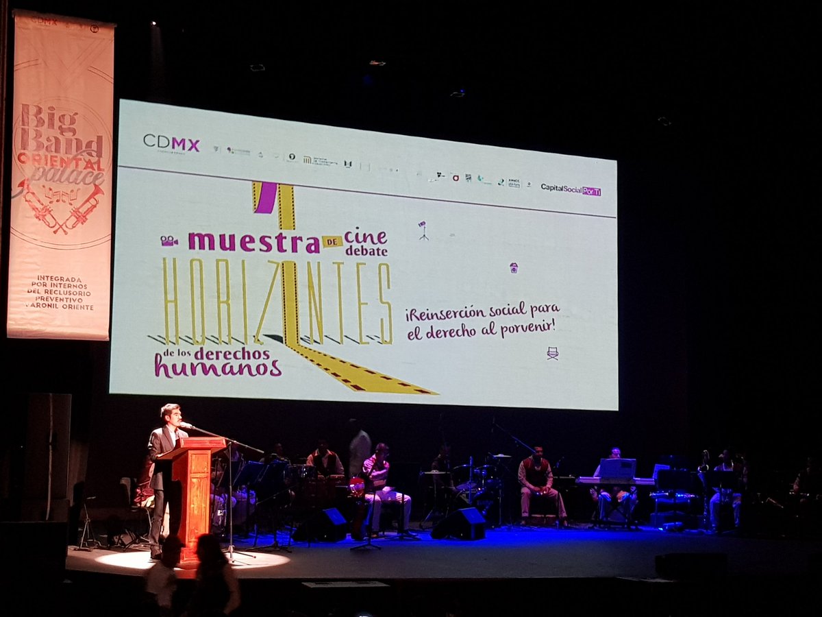 Horizontes_DH's tweet photo. @Joakin_nexus coordinador de esta muestra, abre la función del día de hoy. https://t.co/fRcQAvYzsl