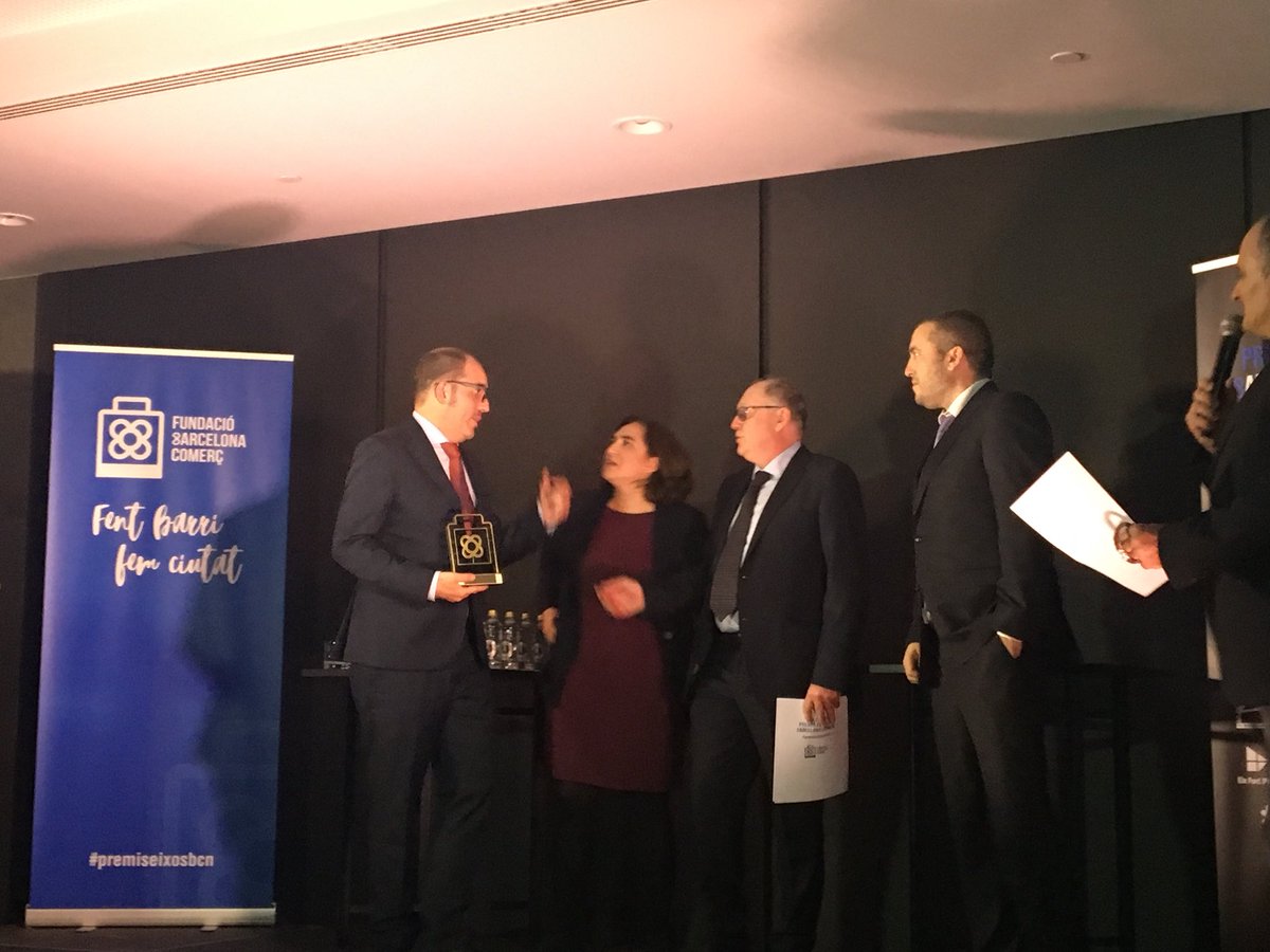 ElisabetVilalta's tweet photo. Excel.lent sopar a la 13a edició #premiseixosbcn . Moltes felicitats @eixosbcn https://t.co/TV3yL6rP5k