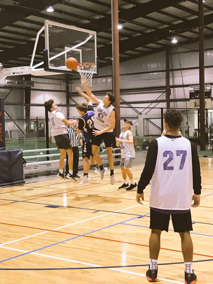 Intramural_MCHS's tweet photo. Day two of Intramural basketball and there is plenty of action!!! #hoopdreams https://t.co/tjjGaj0Ue3