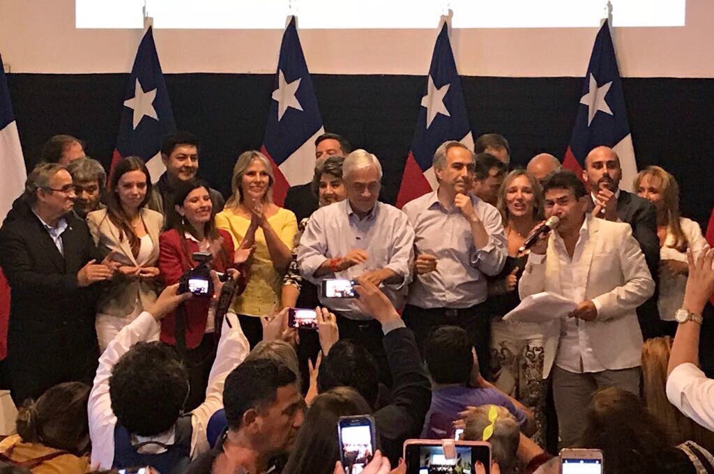 lilyperez's tweet photo. Acompañando y apoyando a @sebastianpinera esta tarde acá en Viña del Mar. https://t.co/eCsetpMJdh