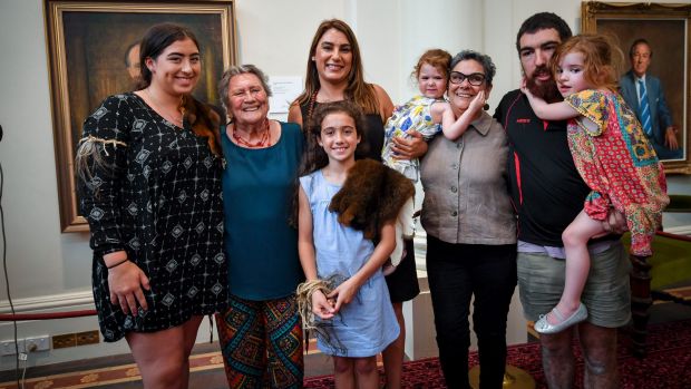 WgarNews's tweet photo. #Vic's #firstAboriginalWomanMP #LidiaThorpe speaks of #Genocide, lingering #Disadvantage
"#BeingAboriginal is not all I am, but it's the centre of who I am," #LidiaThorpe
Photo: #EddieJim
WGARcompilation: https://t.co/1eg8Kl0AKN
#AdamCarey, #TheAge: https://t.co/DMWloMc62o https://t.co/9DrieSdfeQ