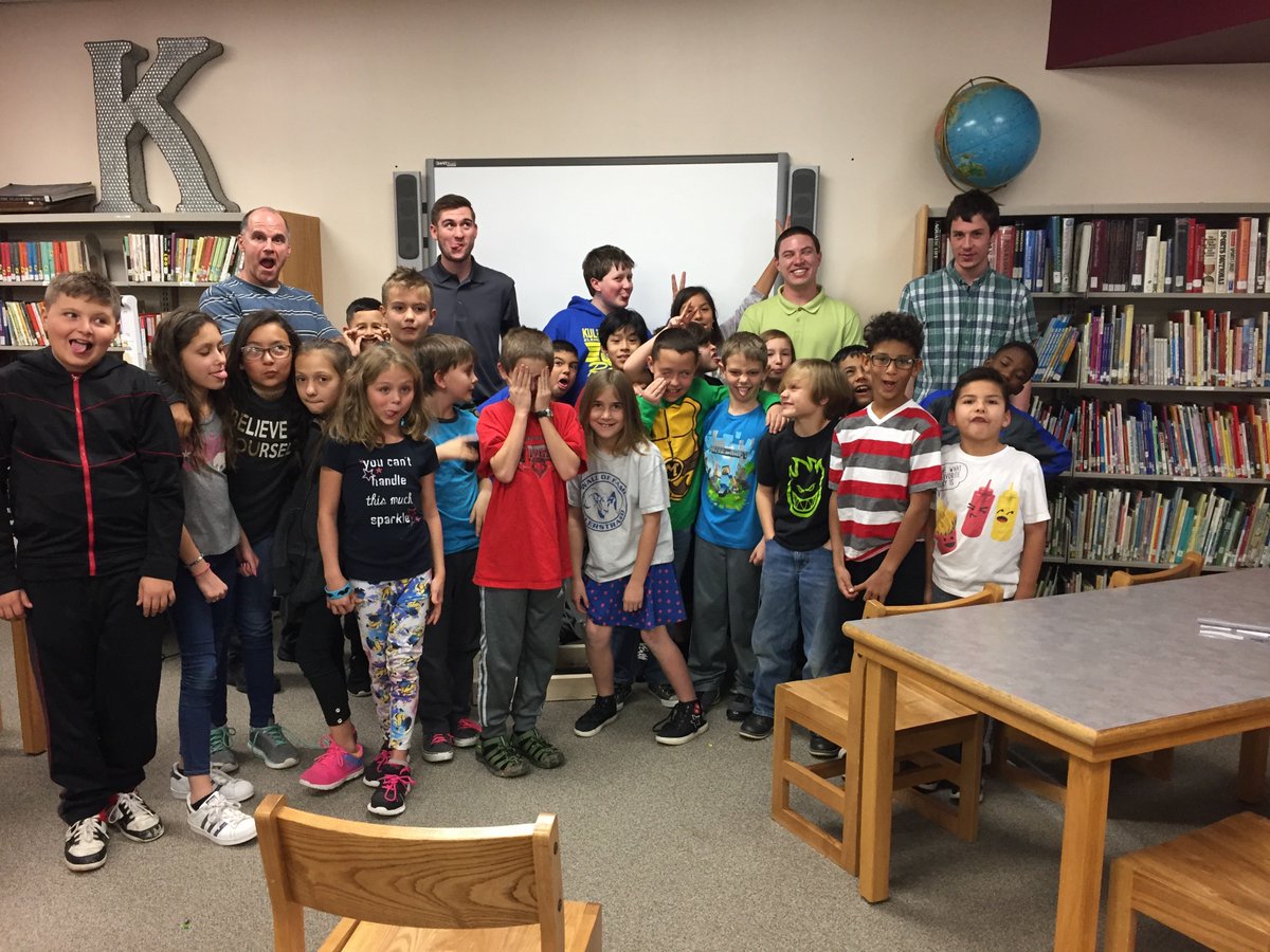 Blasterbotica's tweet image. Had a great time this week volunteering with the Kullerstrand elementary robotics club! We will be judging their Vex Robotics Competition the weekend.