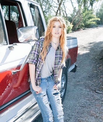 022FAIRY's tweet photo. ⚊ 🚘 Bɑby, you cɑn drive my cɑr
ɑnd mɑybe I love you
#famousvehicle https://t.co/DF7L3DvosB