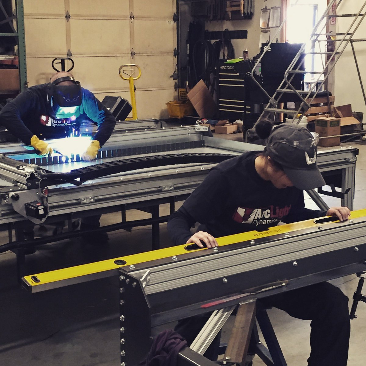arclightdynamic's tweet photo. Ellen and Mike are coming up through the ranks assembling #ArcPro #CNC #Systems here @arclightdynamics. Their diligence and hard work translates into #accurate and #precise #cut #quality that gives you #confidencetocreate. https://t.co/jGe7KZGDHe