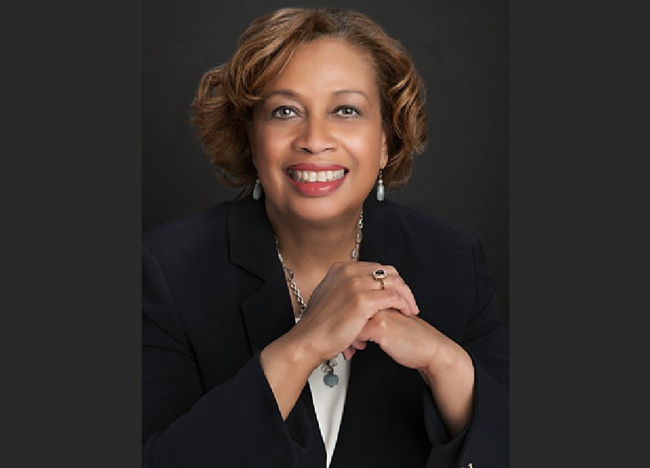 REELCHICAGOnews's tweet photo. @ChicagoAdFed honors @Burrell_Comm Co-CEO #FayFerguson Read about it here https://t.co/xd3NMjKWXM #advertising #Chicago @colincostello10 https://t.co/MHAbwVvFrY