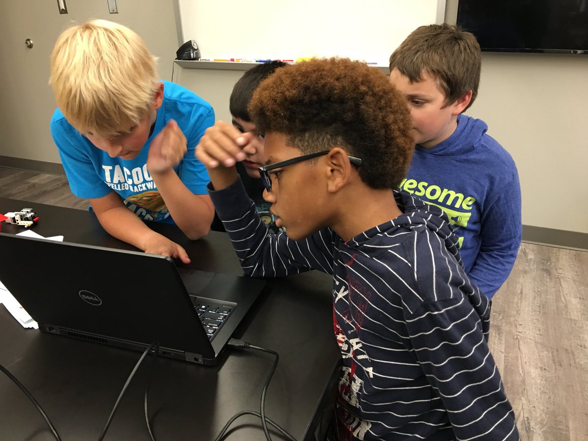 mrsakopp's tweet image. Groves Robotics teams are in place and work is underway! The kids had a blast today figuring out how to program their bots! @HumbleISD_GE @kglover_prek @KgriffithK #WeAreGroves #grizzlyrobots