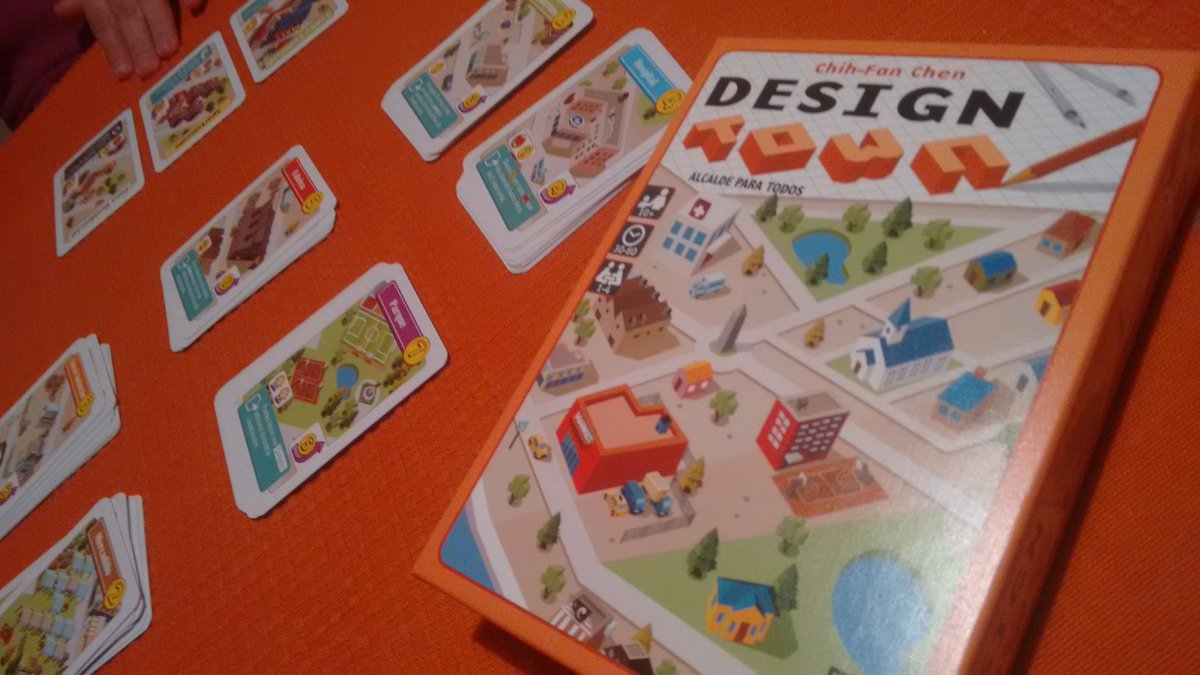 Jugandoenpareja's tweet photo. Noche lúdica #Hexcalibur de #EnriqueDueñas y #DesignTown de ChinFanChen @PlaySDGames https://t.co/W3S0HiW3y1