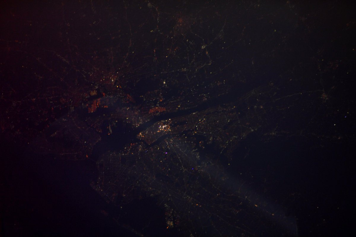 AstroKomrade's tweet photo. Better lucky than good.  The sun was still shining on @Space_Station so Earth was nearly black, but we spotted Baltimore, Philly, and NYC!  Did you #SpotTheStation? https://t.co/Hg9735TnMs