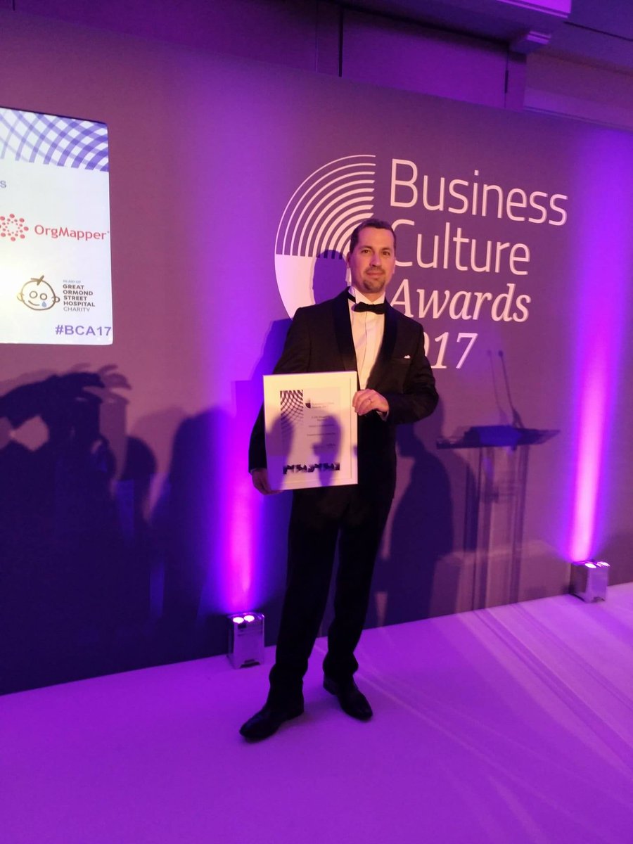 orgmapper's tweet photo. András @Vicsek, CEO, and Co-founder of @MavenSeven received the "Highly Commended" honor in Business Culture Transformation category on behalf of @MavenSeven and its client. #BCA17 #ONA #OrganizationalCultureChange https://t.co/8Pd2tAgVus