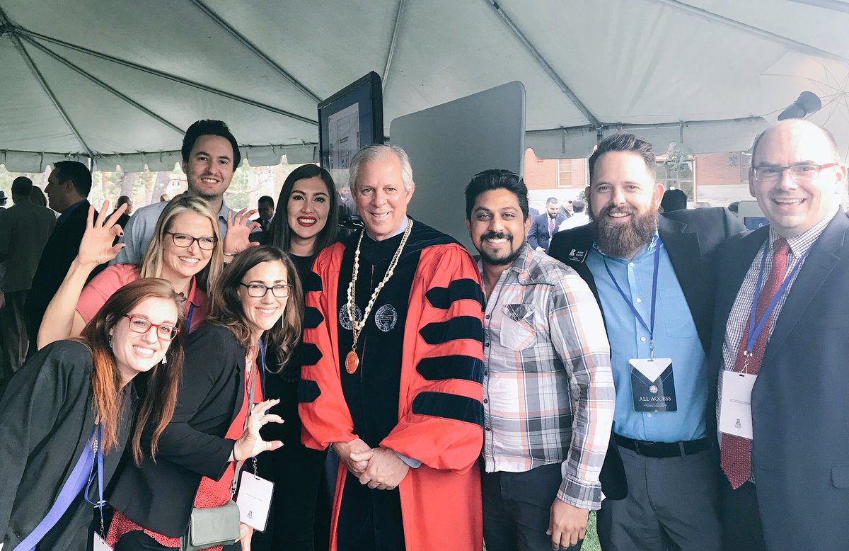 starjess's tweet photo. Excited to support our new president #UofAPres22  #uofa #🐻⬇️♥️💙 https://t.co/mn5vNmpeWL
