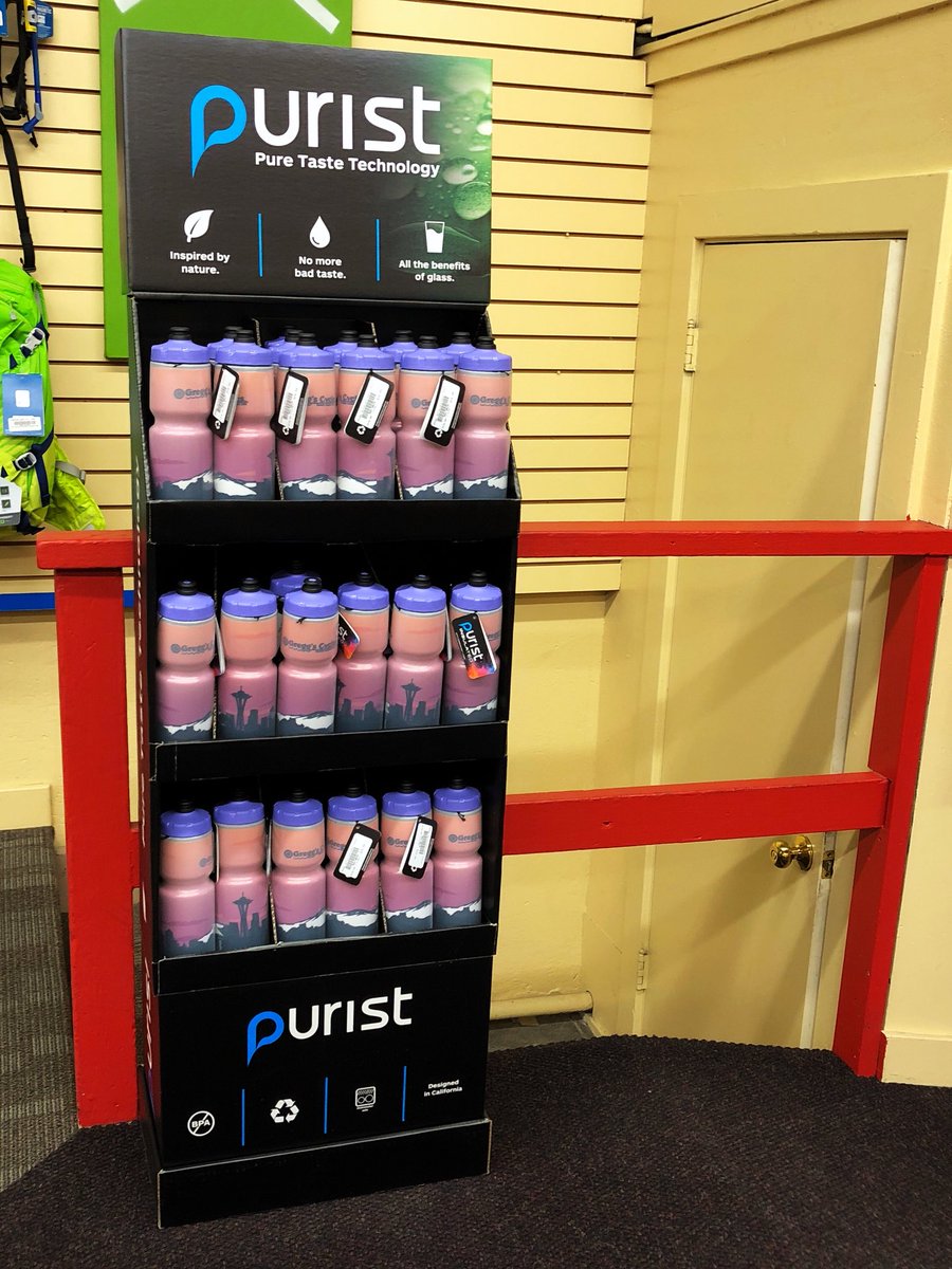 greggscycle's tweet photo. Our limited edition Seattle Skyline bottles make great stocking stuffers. Swing by our Greenlake location to check them out. 
#specializedcustom https://t.co/o2gYXPEOhn