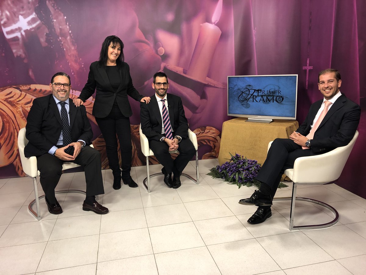 i_pulido's tweet photo. un placer compartir esta noche con vosotros. Me habéis echo disfrutar y aprender de todos los que delante y detrás hacéis posible esto, así que este es el principio de una aventura que se llama @PrimerTramoTV . Gracias especialmente a mi compañera @CuchiBueno https://t.co/Nhb0mKjcCt