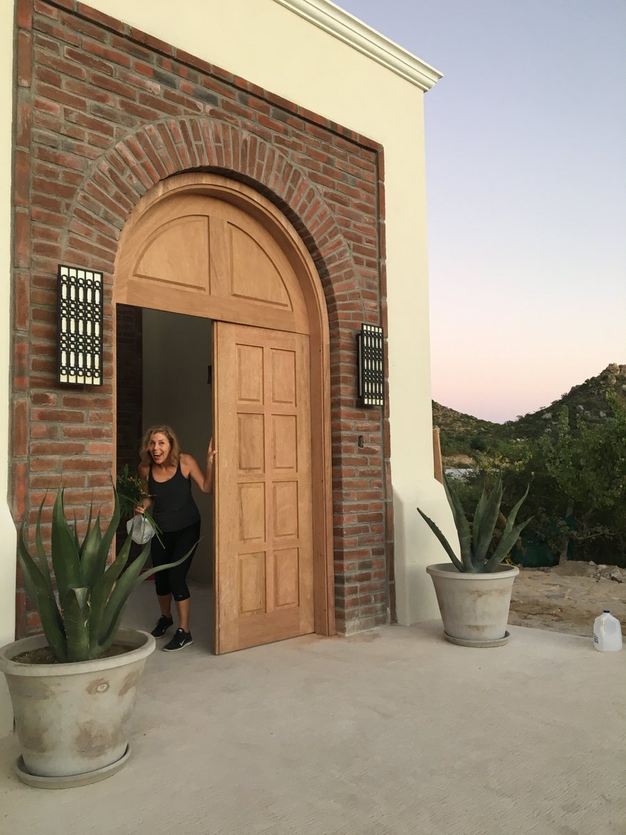 AllisonSmithPDX's tweet photo. Any guesses how excited I am about this project nearing completion?! 😁😄 #Cabo #CasaOasis #SanJosedelCabo #InteriorDesign #Mexico #International #aSmithDesign

Check out our blog below:
https://t.co/iRiZDnMnDs https://t.co/XXfXwWev7p