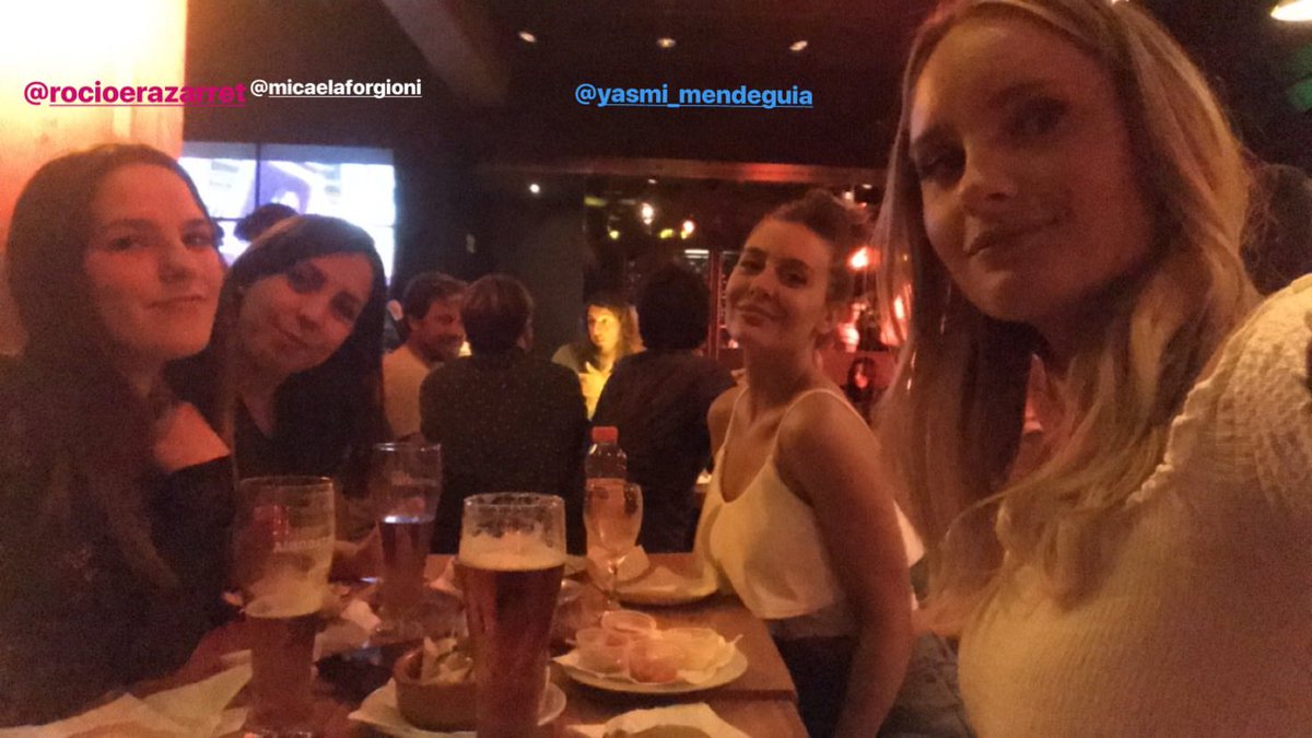 YasTrending's tweet photo. Noche de chicas 💋 https://t.co/h8PJT72g9N