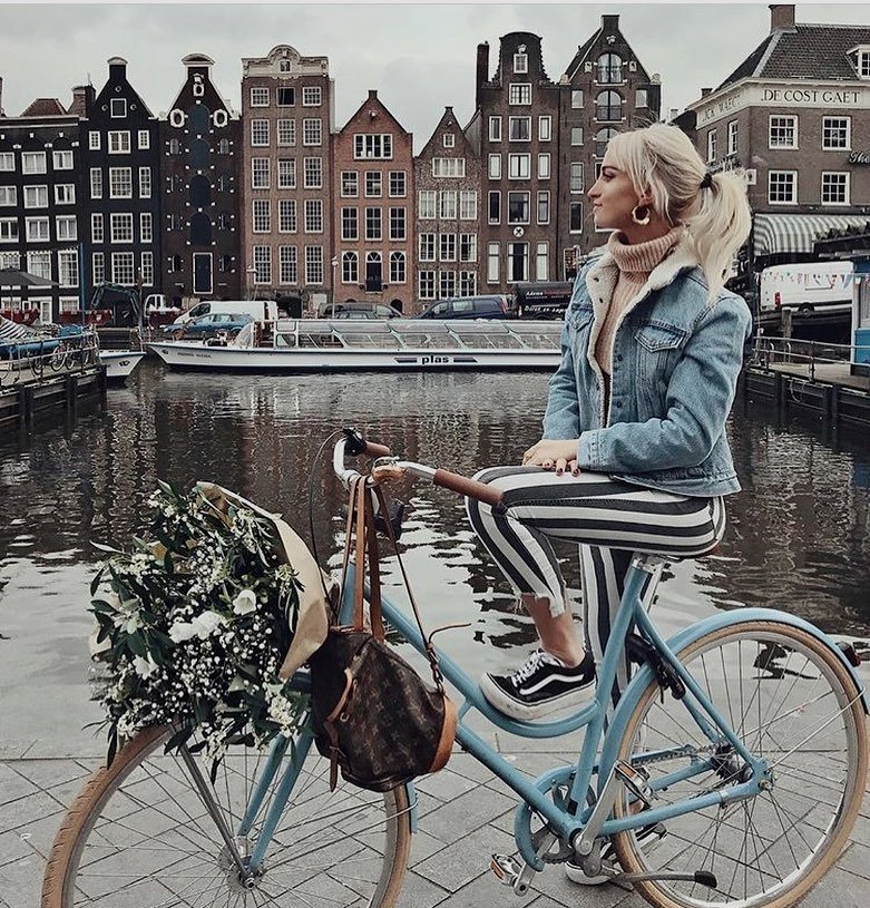 waistedangels's tweet photo. Have you ever been to Amsterdam? 🏘🏩🏤 Photo by #Amsterdam #holland #canals • https://t.co/MdtJx5SZFF