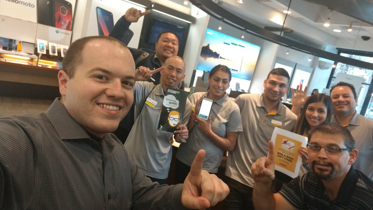 KevinMurray3's tweet photo. #VanNess #SanFrancisco #Sprint #WeGotYouCoveredNorCal @suehyun_chung @NorCalRetail @TEPLonnie @TEPPlus #TechExpertApp https://t.co/iXH204Qj3W