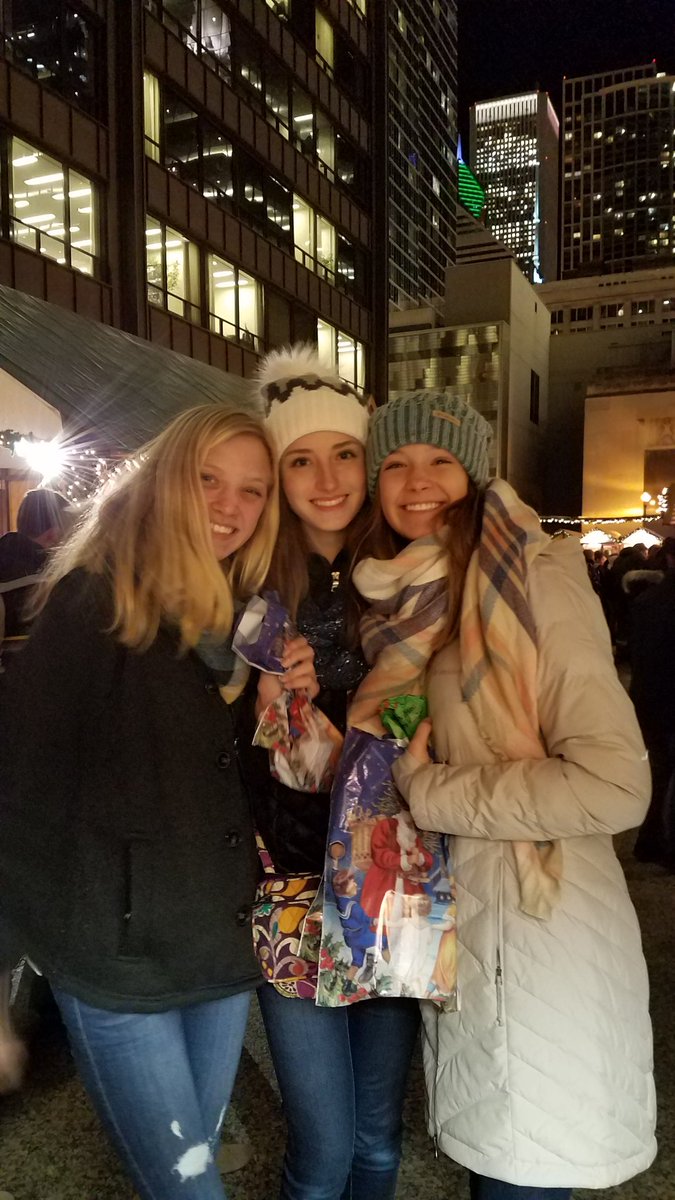 CS_FrenchClub's tweet photo. At the Christkindl Market with the German club. https://t.co/IFRwnpOFtO