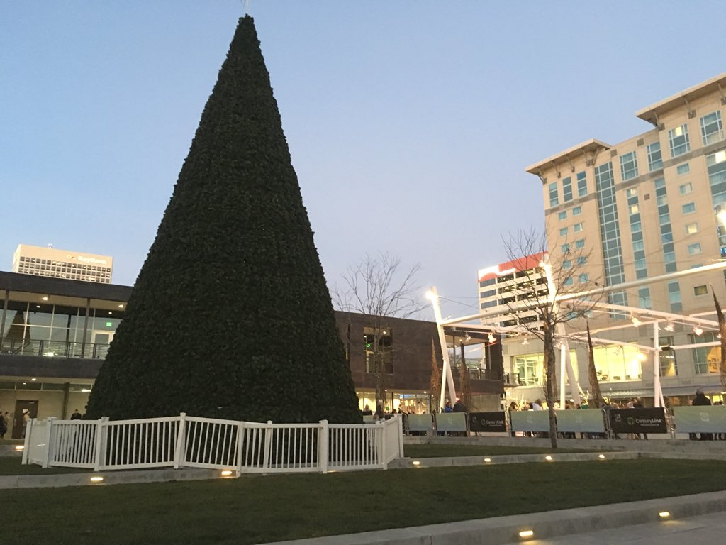 SLCgov's tweet photo. @GallivanEvents Before Pic: stay tuned #SLC #LightsOn at the #Gallivan happening very soon. https://t.co/YkdLTwrXIn