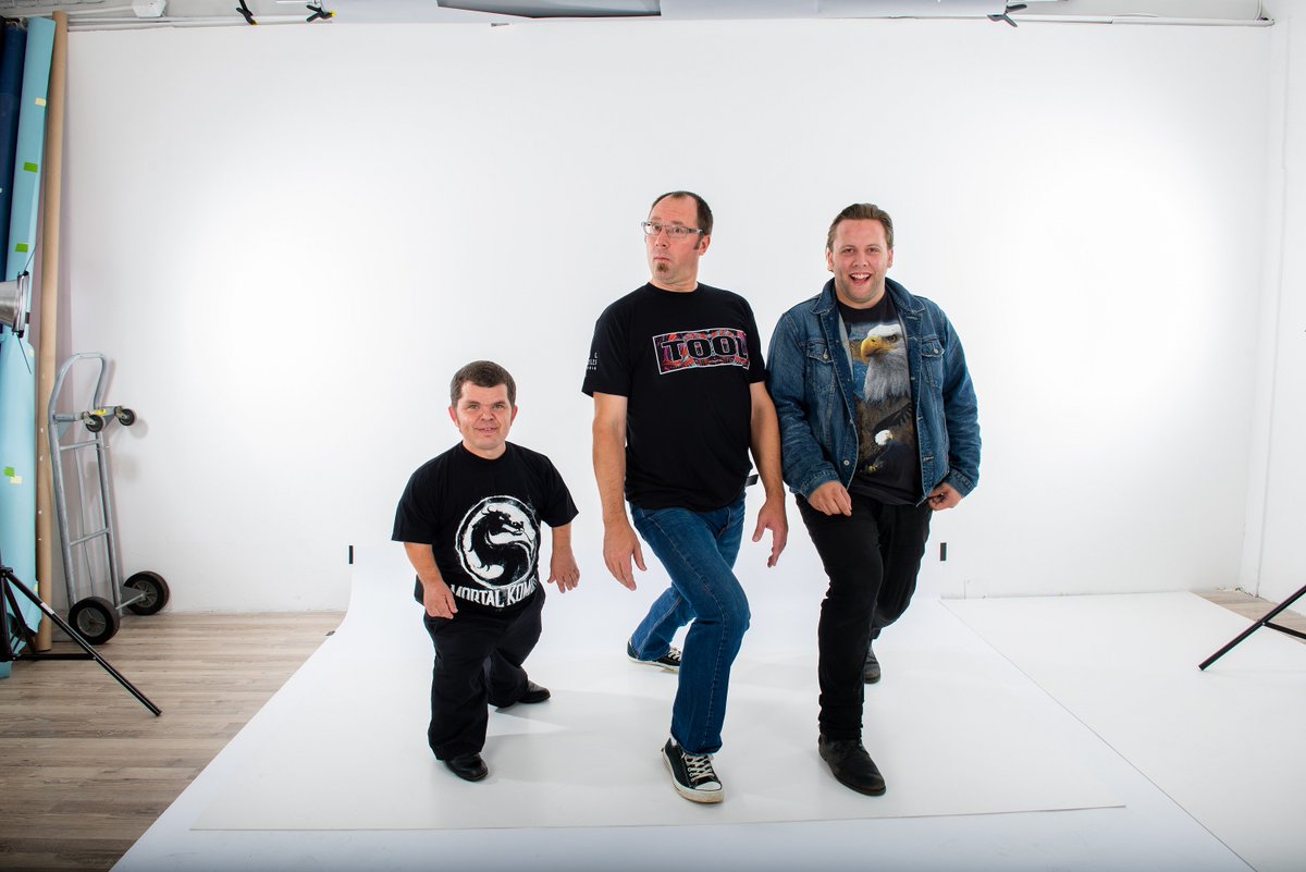 957CRUZFM's tweet image. MAJOR concert announcement tomorrow morning at 7:30am on #TheLOCKERROOM. #NotRush #NotTool #NotHoobastank #NotBonJovi @GrantTheJohnson @jpwhite957