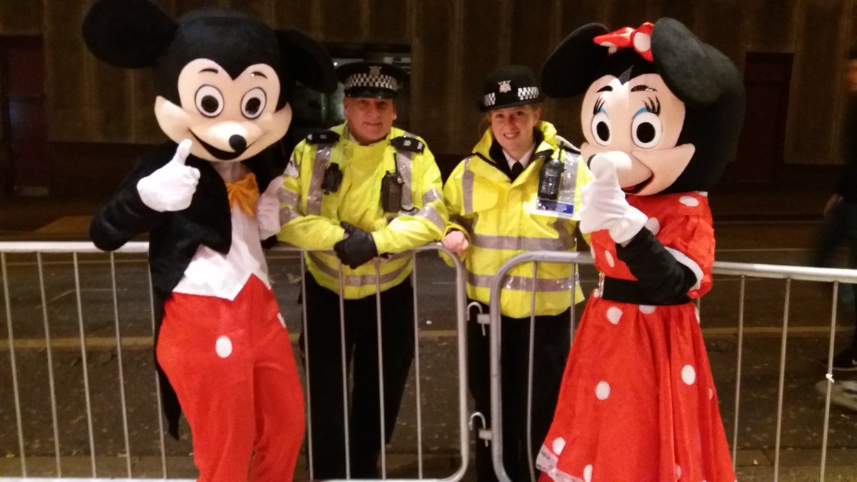 cpo_taxi's tweet photo. Engaging with the local celebrities at Rock City this evening #nottinghamsafety #whereisgoofy https://t.co/om0swJQ9vW