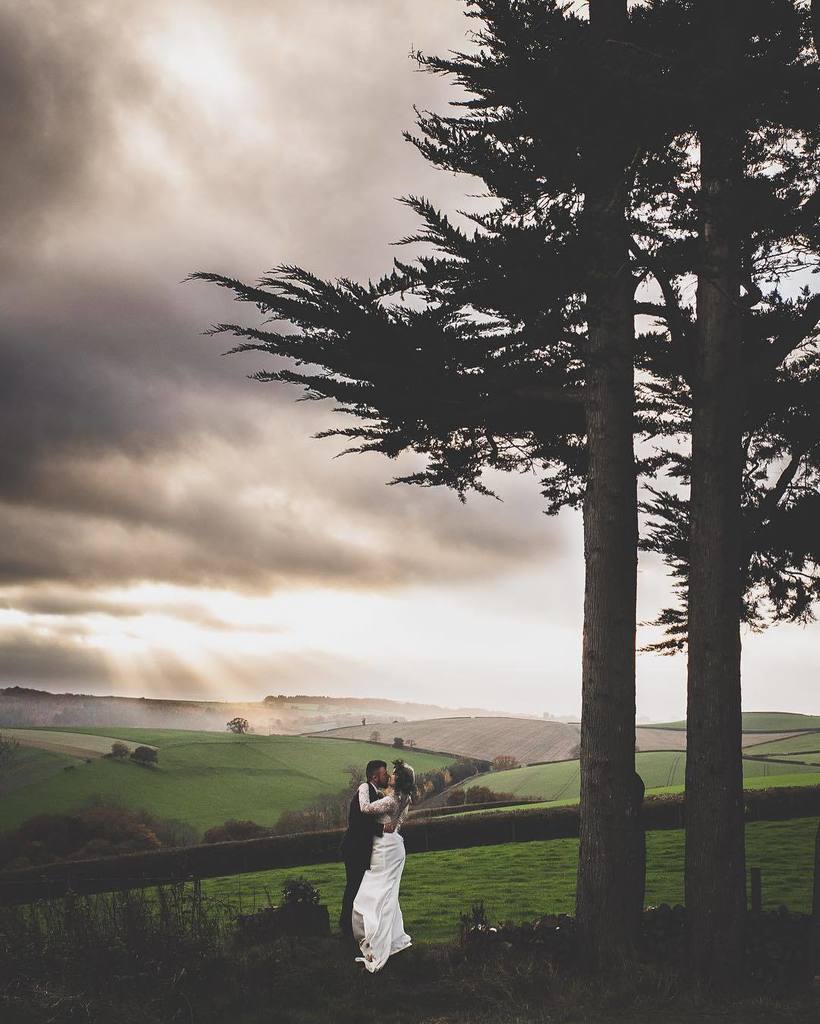 LionelTaplin's tweet photo. This must be the place.
.
.
.
#capturingmoments #bristolweddingphotographer #pbxp #lookslikefilm #nikonphotography #instawed #ig_explore #momentslikethese #momentsovermountains #loveauthentic #landscape #weddingday #bridalwear #alternativebride #offbeatbride #moody #instamoo… https://t.co/Kdlo345BbL