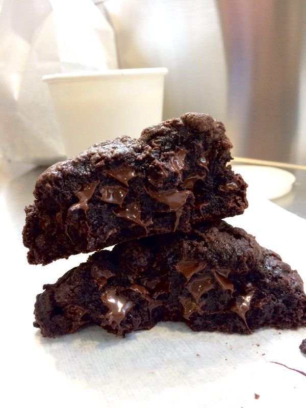 Cooking4Kitchen's tweet image. Dark Chocolate Chip Cookie. 🍫🍫😍