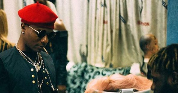 aydotlarrydave's tweet image. Wizkid beats Jay-Z,Drake,Cardi B to win Best International Act 2017 MOBO Awards dlvr.it/Q3Zkx8