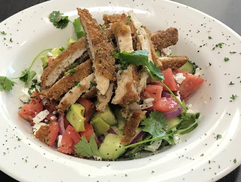 freshtascafe's tweet photo. As the weather heats up🌞we are counting down the days till #Christmas 🎅come &amp; try our CHEF’S👨‍🍳 refreshing 🥑CRISPY CHICKEN AVOCADO SALAD🥗served upon a fresh salad of avocado,roma tomato,red onion,english cucumber,coriander &amp;feta cheese mixed with an olive oil vinaigrette🤤 https://t.co/0DAum8XnrR