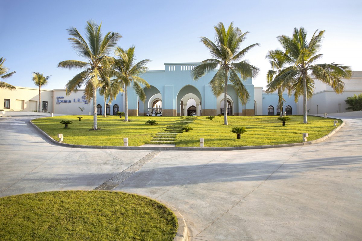 Rotana_Hotels's tweet photo. In love with this view in Oman, what is your dream destination? #StayRotana #Rotana #RotanaHotels #RotanaTreasuredTime https://t.co/KFFX2JYCyK