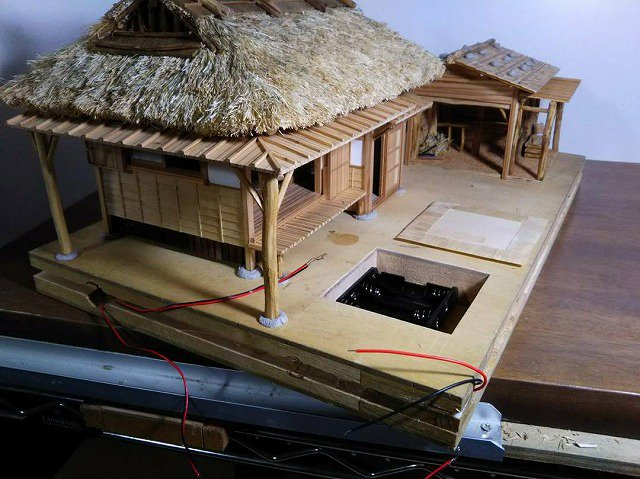 Minimoku A Twitter 1 32サイズの茅葺き屋根の家を作っています 茅葺き屋根の家と馬小屋の位置がなかなか決まらず この位置に とようやく決定 土台を準備し電池ボックスや照明用の配線の穴 そして 溝などを加工しました 出来上がった鶏さんやお馬さん Minimoku A Twitter 1 32サイズの茅葺き屋根の家を作っています 茅葺き屋根の家と馬小屋の位置がなかなか決まらず この位置に とようやく決定 土台を準備し電池ボックスや照明用の配線の穴 そして 溝などを加工しました 出来上がった鶏さんやお馬さん