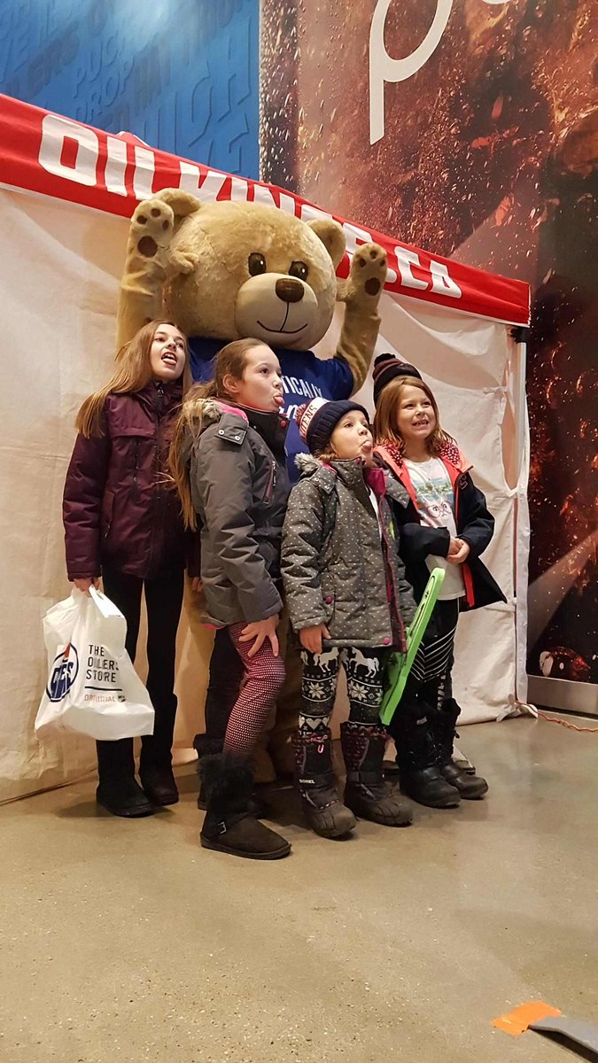 AMAcommunity's tweet photo. Teddy's at the @EdmOilKings game! Come on by for a bear hug outside section 112, try the photobooth, and find out how you could win a trip to Whistler for 8 people!
#oilkings #practicallyfamily https://t.co/HKLtBG7d5P