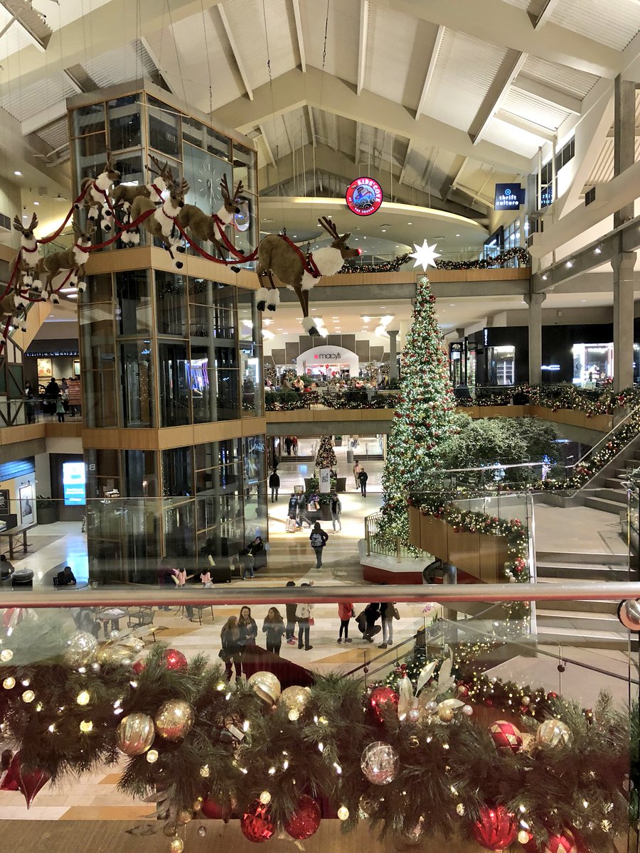 eatbellevue's tweet photo. Let the festivities begin. https://t.co/gFa6g89IVb