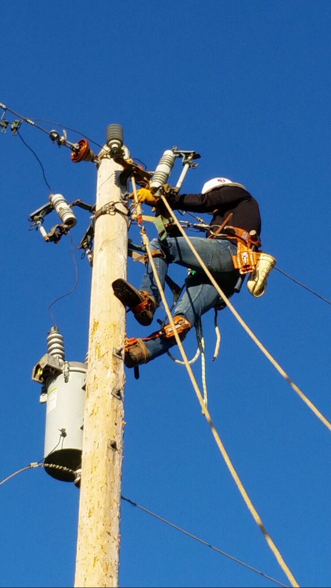 RustyGreenich's tweet photo. Don’t worry about the fall, the fall isn’t what kills ya it’s the sudden stop🤞🏽💪🏽 #highclasslinetrash🇺🇸 https://t.co/THL53oRGic