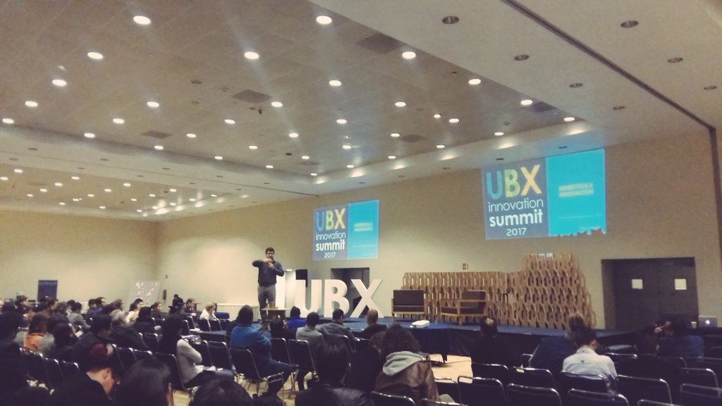 UBXSummit's tweet photo. Ernesto Rodriguez-Leal responde a las inquietudes de los asistentes en el #UBXSummit2017 @CentroCitibnmx 
Entra a https://t.co/c7TiPPhApa https://t.co/Wd899H8KnF