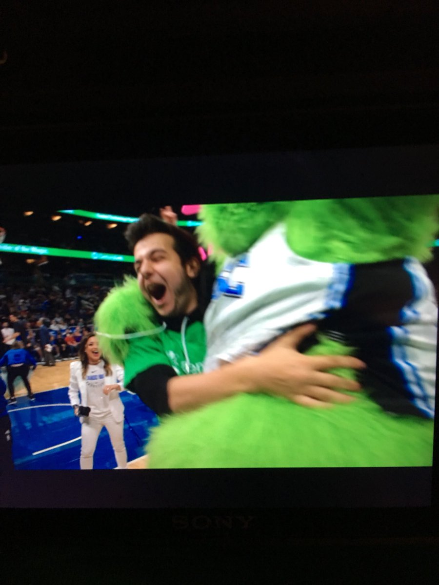 Aquanos (@RealAquanos) on Twitter photo 2017-11-30 01:43:47 WE MADE THE HALF COURT SHOT AND WON $5K!!! WE MADE THE HALF COURT SHOT AND WON $5K!!!