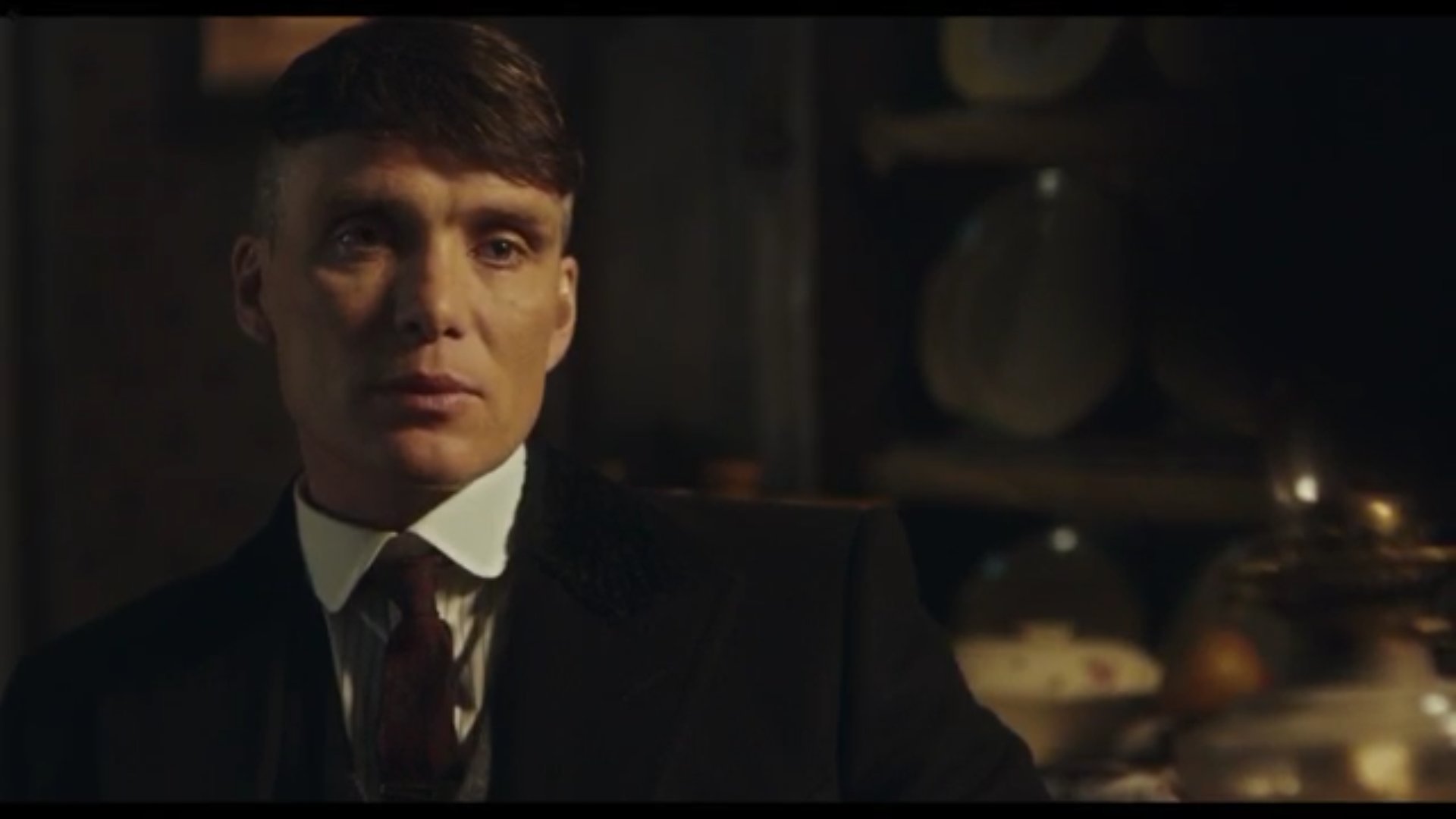 KNN Idiomas - Imbituba en Instagram: Com vocês Thomas Shelby que dispensa  apresentações! 🥸 O protagonista da série Peaky Blinders, disponível na  plataforma de streaming Netflix, é famoso por suas icônicas falas