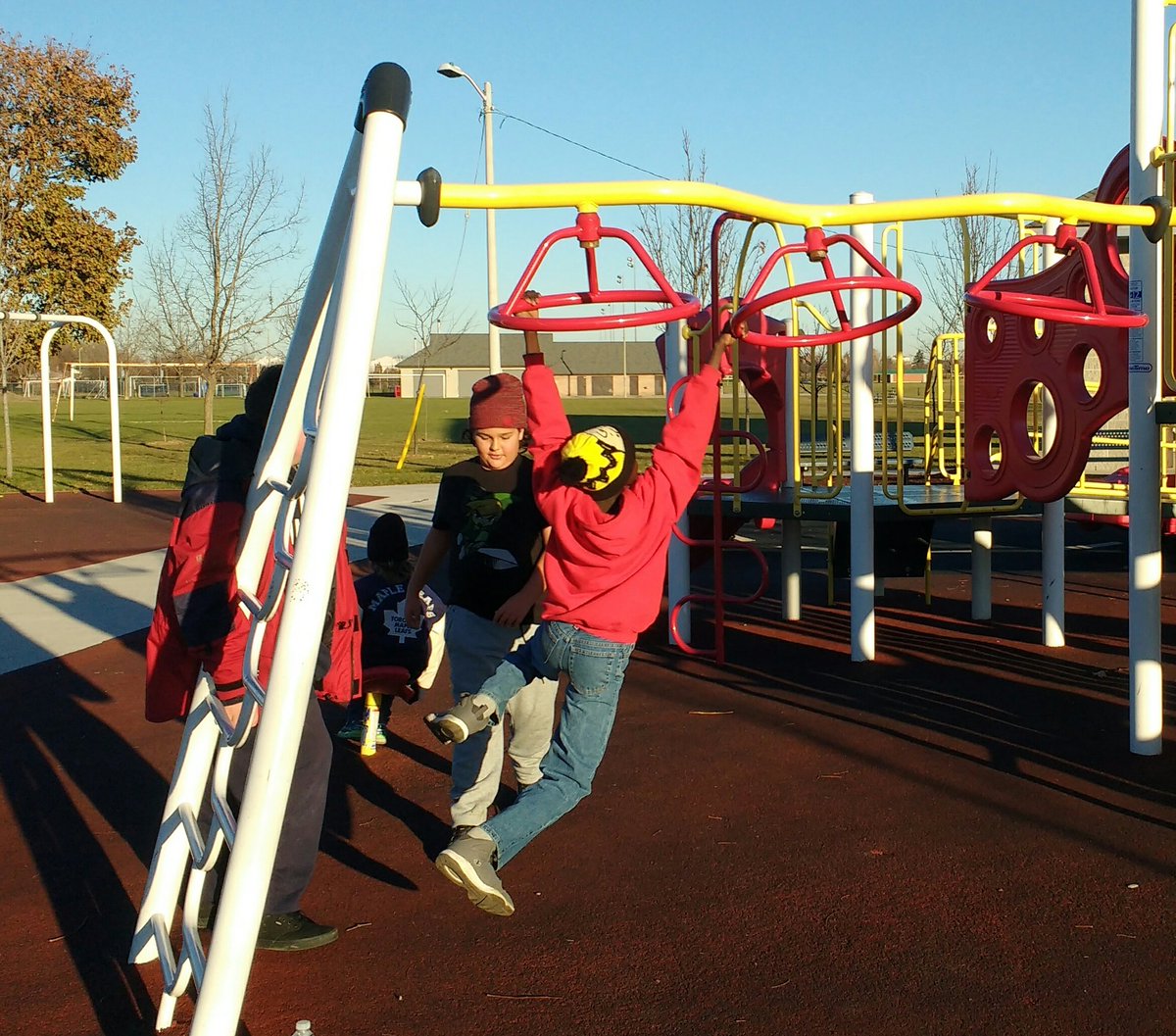 missbrooksclass's tweet photo. Fitness circuit at #FordTestTrack park this morning. 2mins/station.
#heartspumping #weliketomoveit
#nogymnoproblem
@WECDSB https://t.co/TSDAz7H2HT