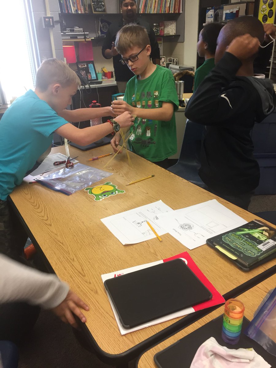 LisaCarlsonWPS's tweet photo. STEM. Challenge. @LisaCarlsonWPS @BirchviewWPS https://t.co/IIR4DprFFc