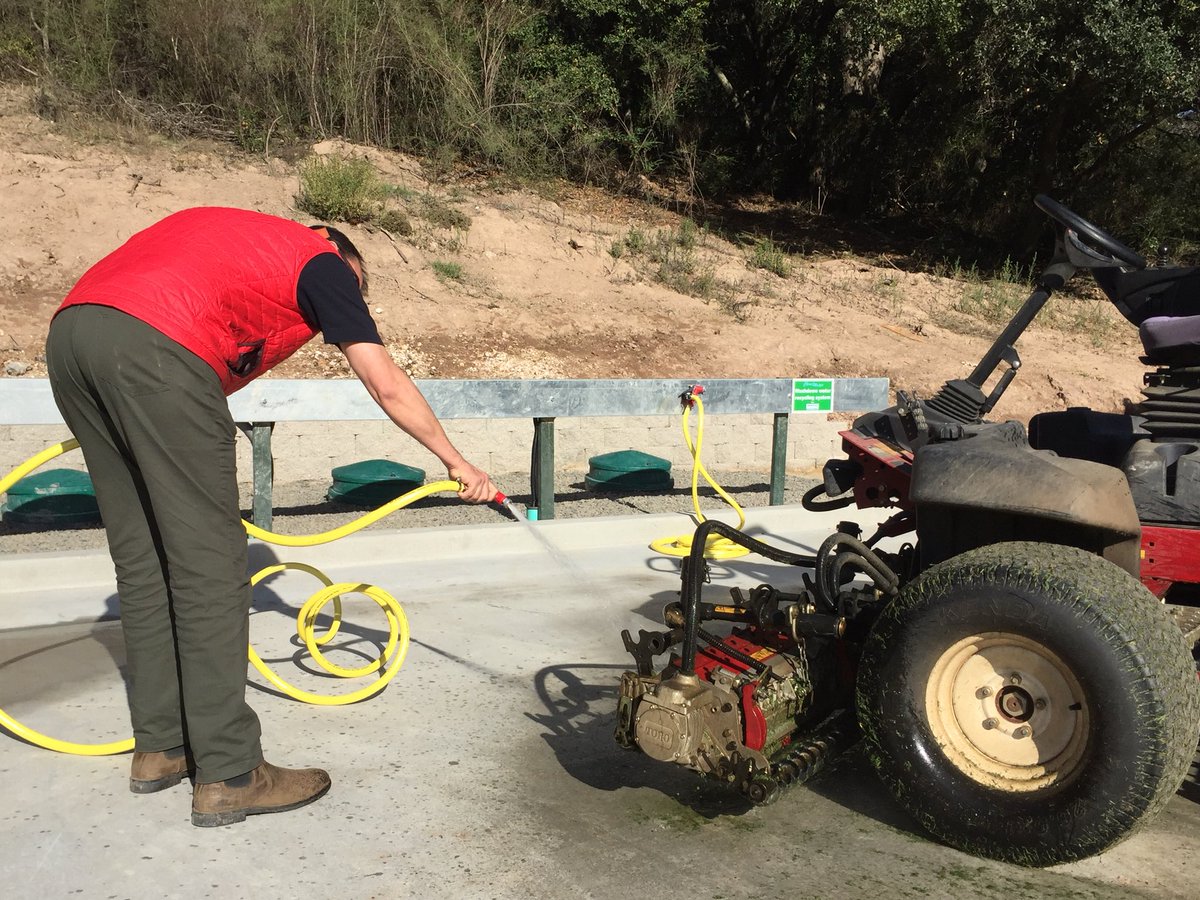 HighspeedGroup's tweet photo. Head Superintendent Sean getting to grips with the system #ClearWaterWashPadUSA #ClearWaterWashPad #ThereIsAClearWaterNearYou @AcumenWaste @EwingIrrigation https://t.co/TaAGS14VXC