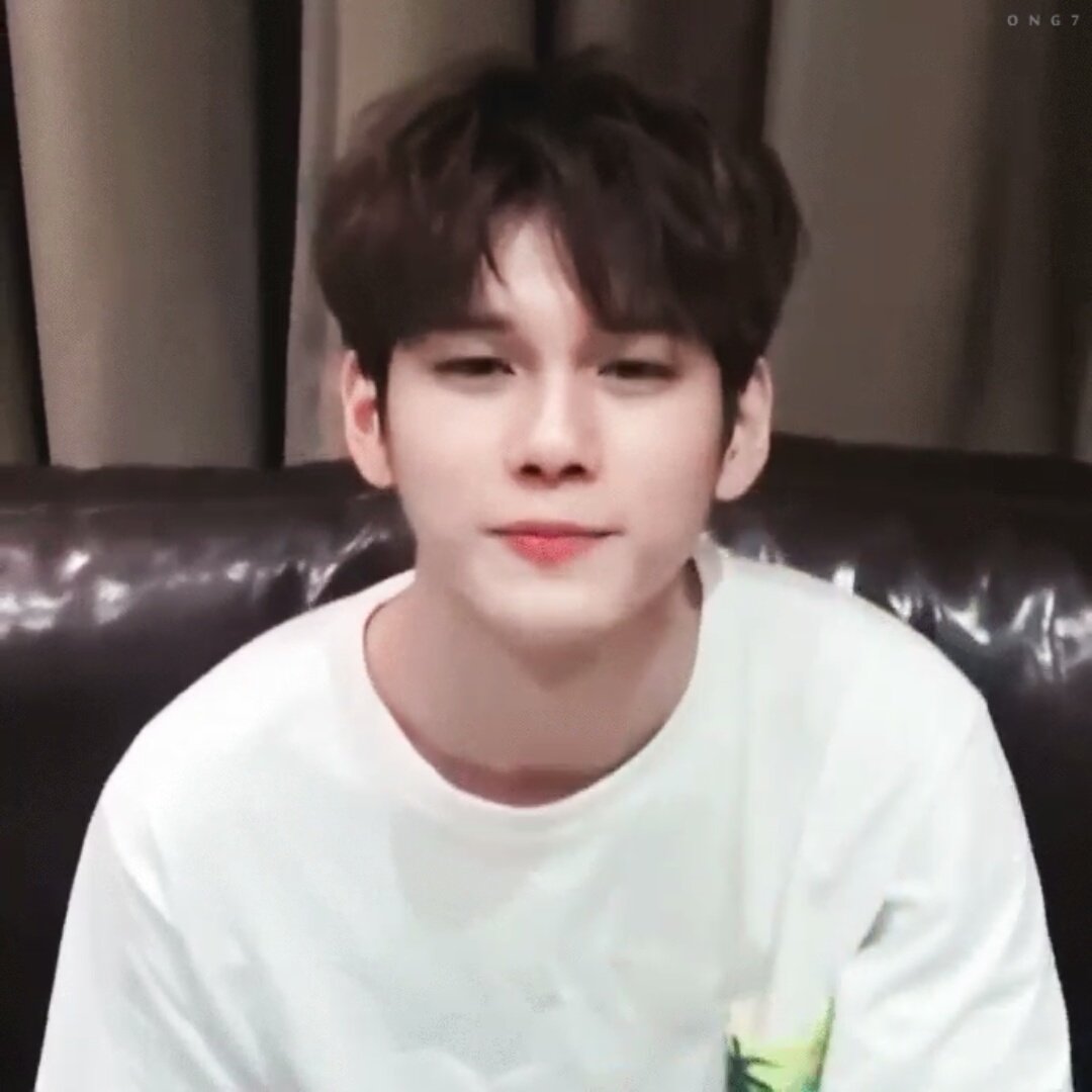 JUSTKIDDING13B's tweet photo. องซองงูพรีเด ปะทะ องซองงู เดเเร้ว https://t.co/XZZo3ATOC1