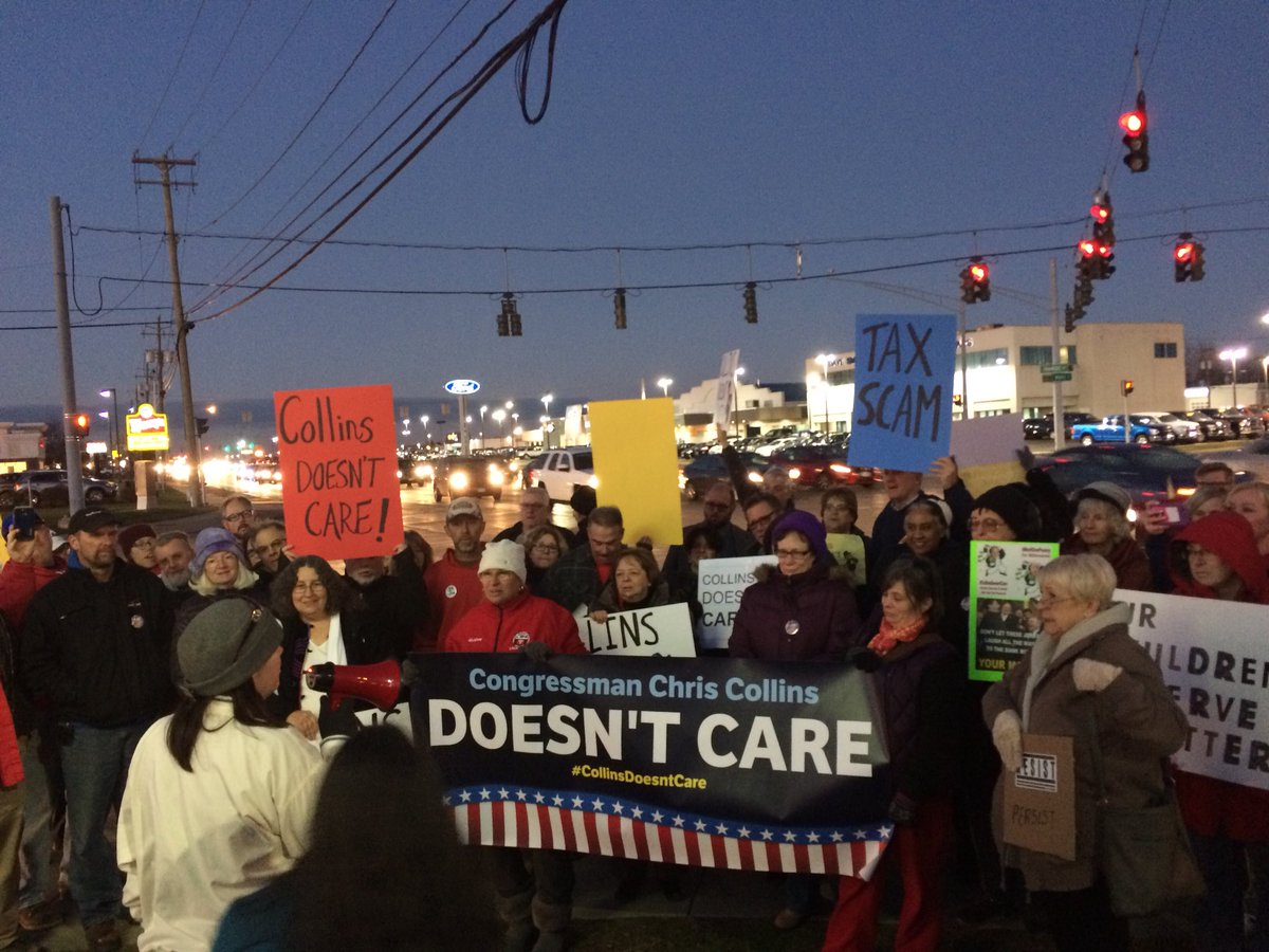 Nazzarella1's tweet photo. @NYSUT @rweingarten @NYSUTWNY @NWTA_Union @nysutEVP Over 100 people calling out Chris Collins &amp; his support of the GOP #TaxScam https://t.co/8x10VQ73Iu