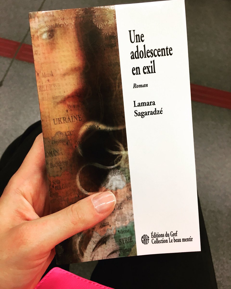 Lamara_P's tweet photo. The joy of holding your work in print for the first time #salondulivre2017 #salondulivredetoronto #book #BeauJour #annonces #roman https://t.co/kiBQbKPEmQ