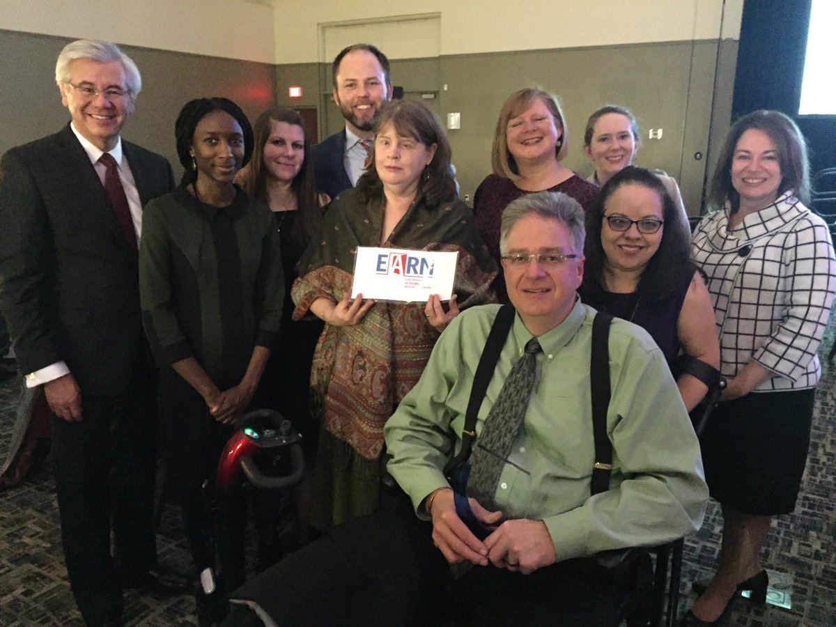 mertlkt2's tweet photo. Inspiring night w/an amazing team celebrating amazing people #CoP2017 w/ @UW_Michael @dtgilhen @douglaspawson @KirkpatrickKJ @monique_f https://t.co/XF0yOmIVl5