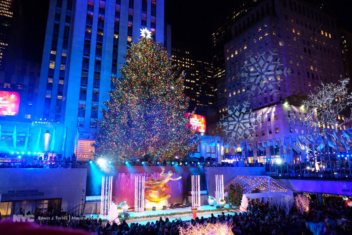 NYCMayor's tweet photo. Happy Holidays, New York City! #RockCenterXMAS https://t.co/549XT8yjHt