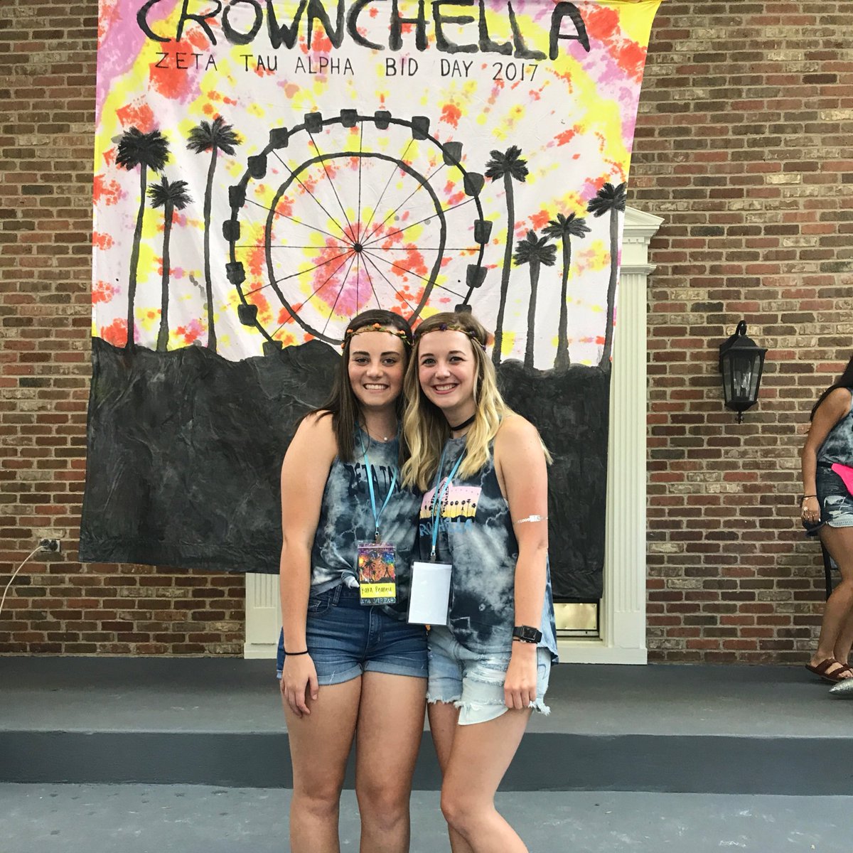 karabear_19's tweet photo. I think it's pretty obvious why I joined ZTA... these beautiful faces ya see right here!!!!!! 💞👑#whyijoinedwednesday #BUPPC https://t.co/JtamP6S8Oh